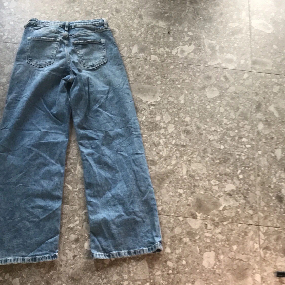 Blå wide jeans från H&M - 1