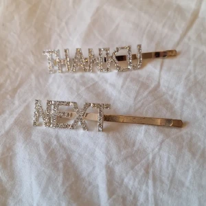 Ariana Grande hair clips - Aldrig använda och i nyskick