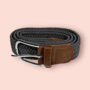 Grått bälte - grått flätat bälte från Or Elan, Passar till allt och alla