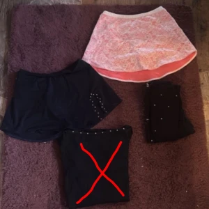 Karisma konståknings-kläder  - Karisma Vit/rosa spets kjol : 800 kr (1300 kr ny)                 Karisma mörk blå slits kjol: 800 kr ( 1300 kr ny)                        Karisma fleecetights 850 kr ( 1400 kr ny)                              