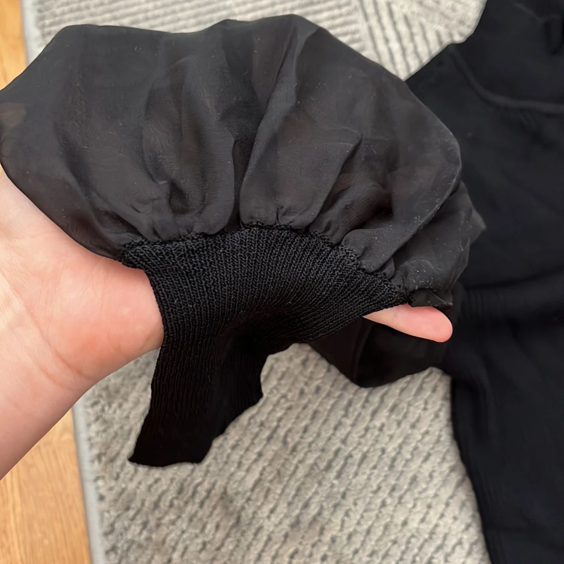 Svart tajt klänning  - 4