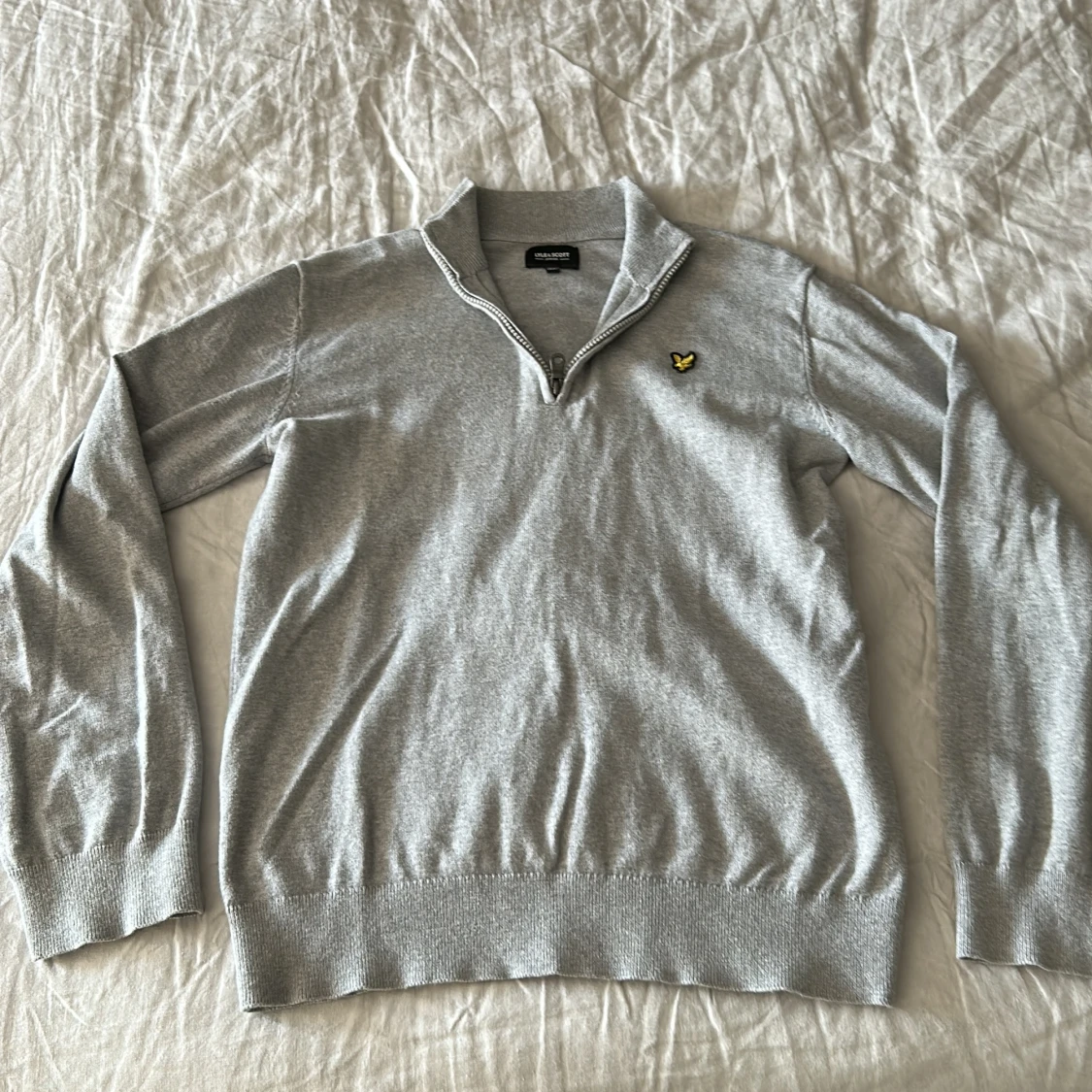 Grå tröja med dragkedja från Lyle & Scott