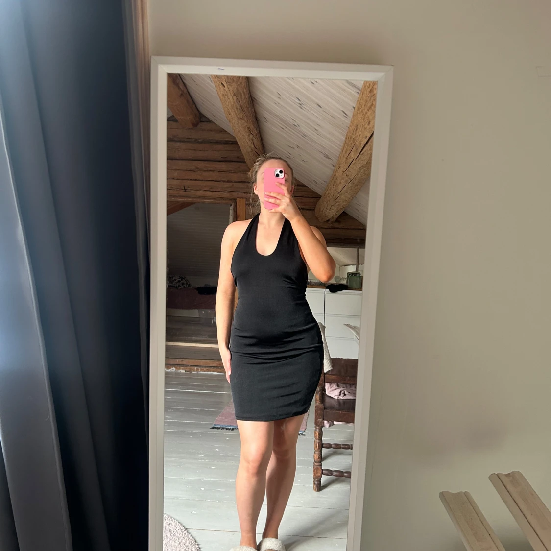 Svart halterneck klänning - 1