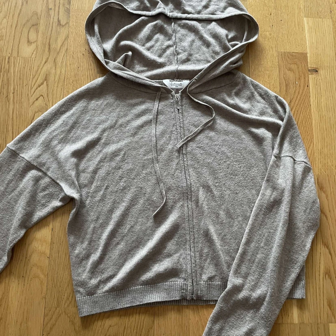 Beige hoodie med dragkedja - 1