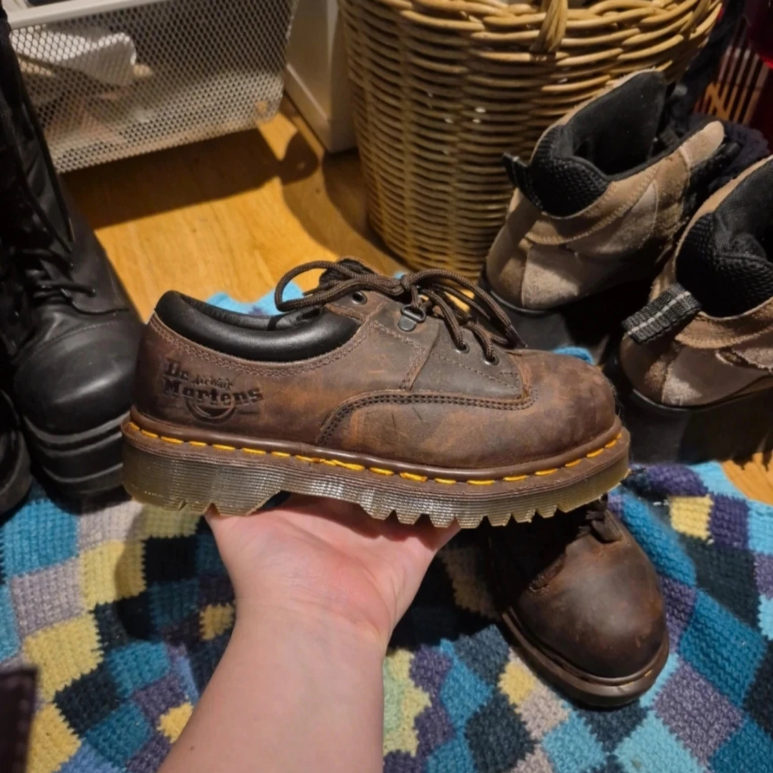 Bruna Dr martens  - 1