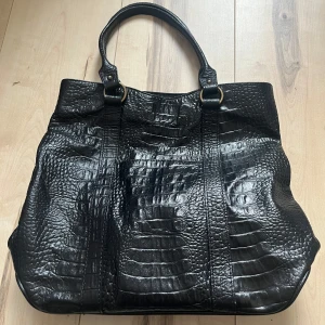 Vintage läderväska - Supersnygg, bra skick! Köpt på STHLM grön för 499kr