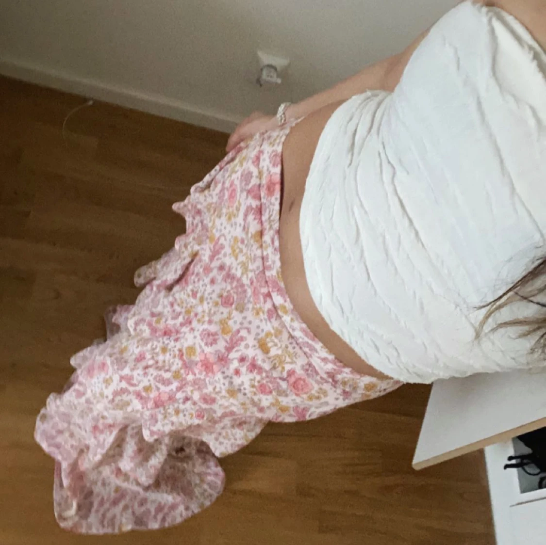 Blommig långkjol med volanger - 3