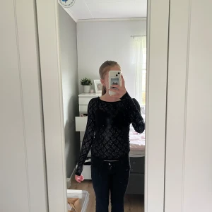 Spets tröja  - Jätte fin knappt använde spets tröja!💕