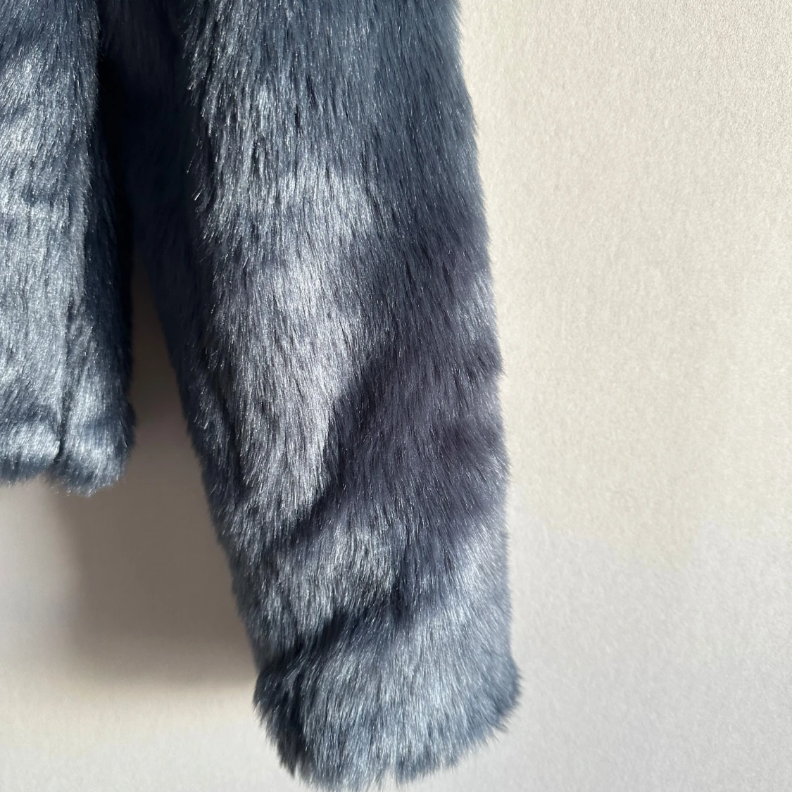 Blå fuskpäls  - 3