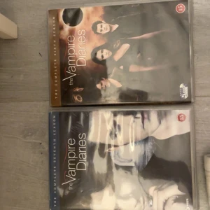 The Vampire Diaries - DVD - Säljer DVD-boxar av The Vampire Diaries, 1000 för båda 500 för en