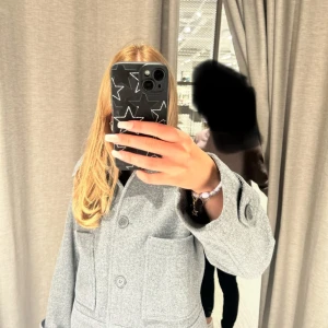 Vårkappa - Super fin grå kappa från kappahl i storlek S, knappt använd💐💕