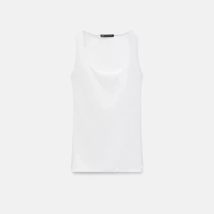 Zara linne - Säljer detta jättefina linne ifrån zara!! Linnet är endast använt 1 gång och säljer eftersom de inte kommer till användning. 🫶🏼💕