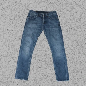 Dondup George | W31 - Blåa Dondup jeans | Toppskick, inga defekter | Om du har några funderingar, tveka då inte på att höra av dig | ⚜️