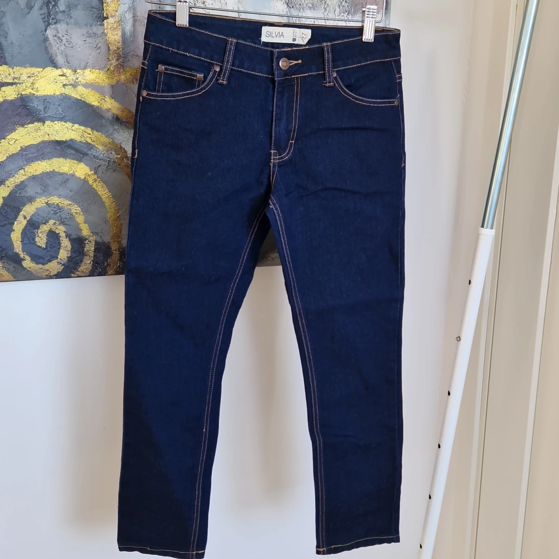 Mörkblå jeans från Silvia