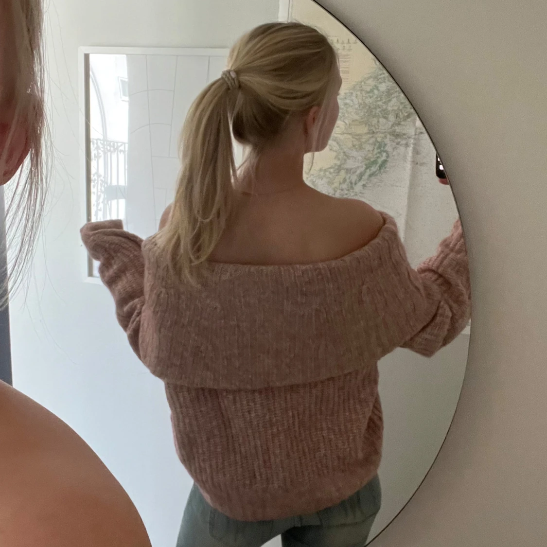 Stickad rosa off shoulder tröja - 1