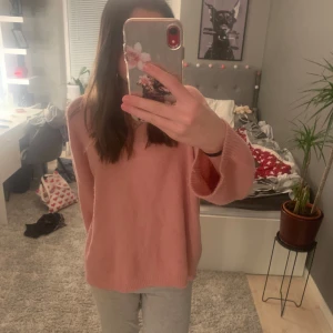 Rosa stickad tröja!😍 - Säljer denna snygga och mysiga rosa tröjan👌❤️