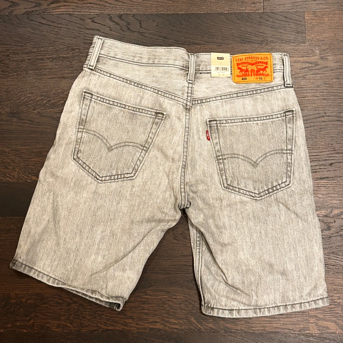 Grå jeansshorts från Levi's - 3