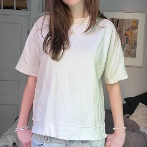 Vit t-shirt - Sweatshirt T-shirt från Zara💕💕