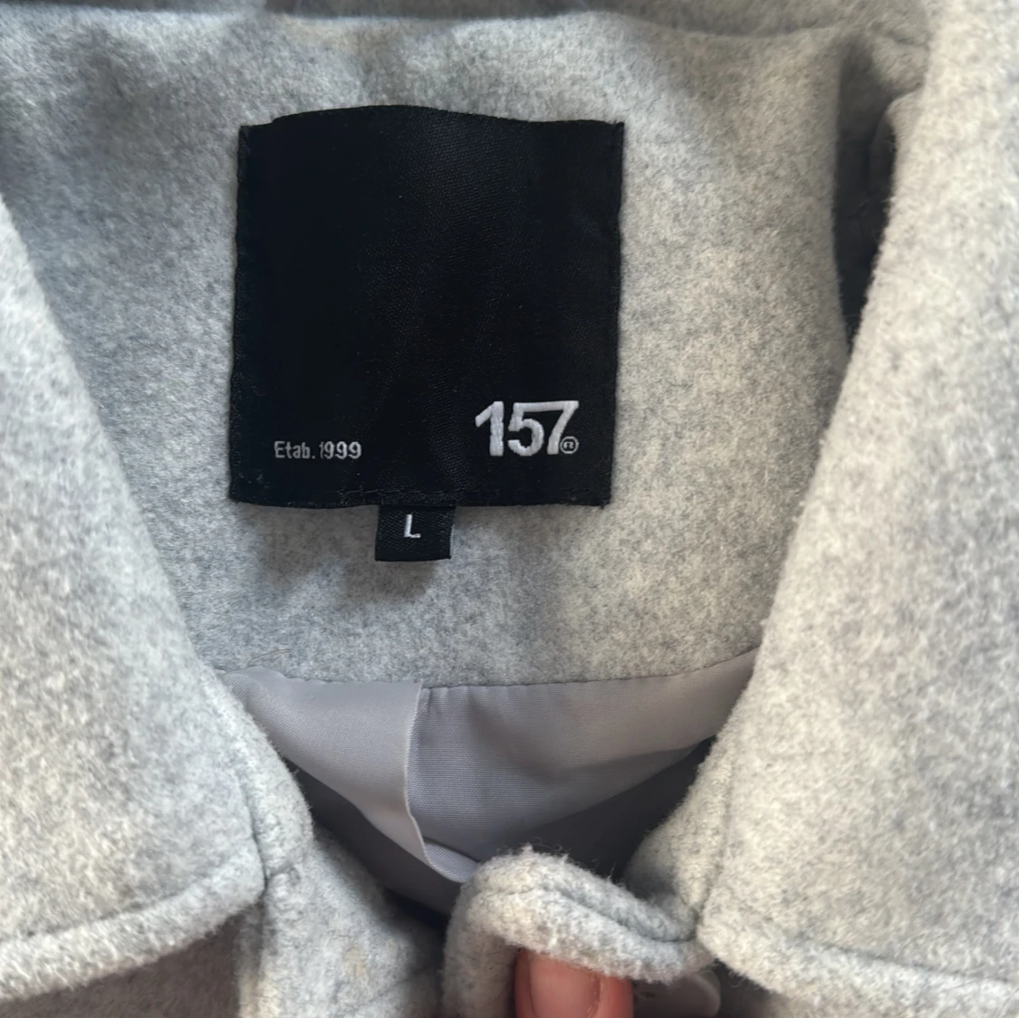 Grå kappa 'Brianna' från 157