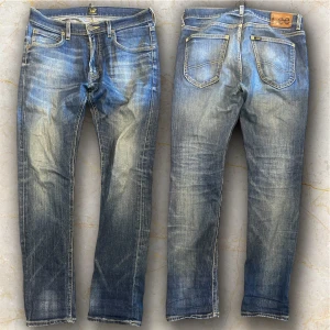 Lee jeans - Lee jeans med riktigt snygg färg. Sitter slim. W30 L32. Bara att skriva om du ska ha mått, bild på osv.