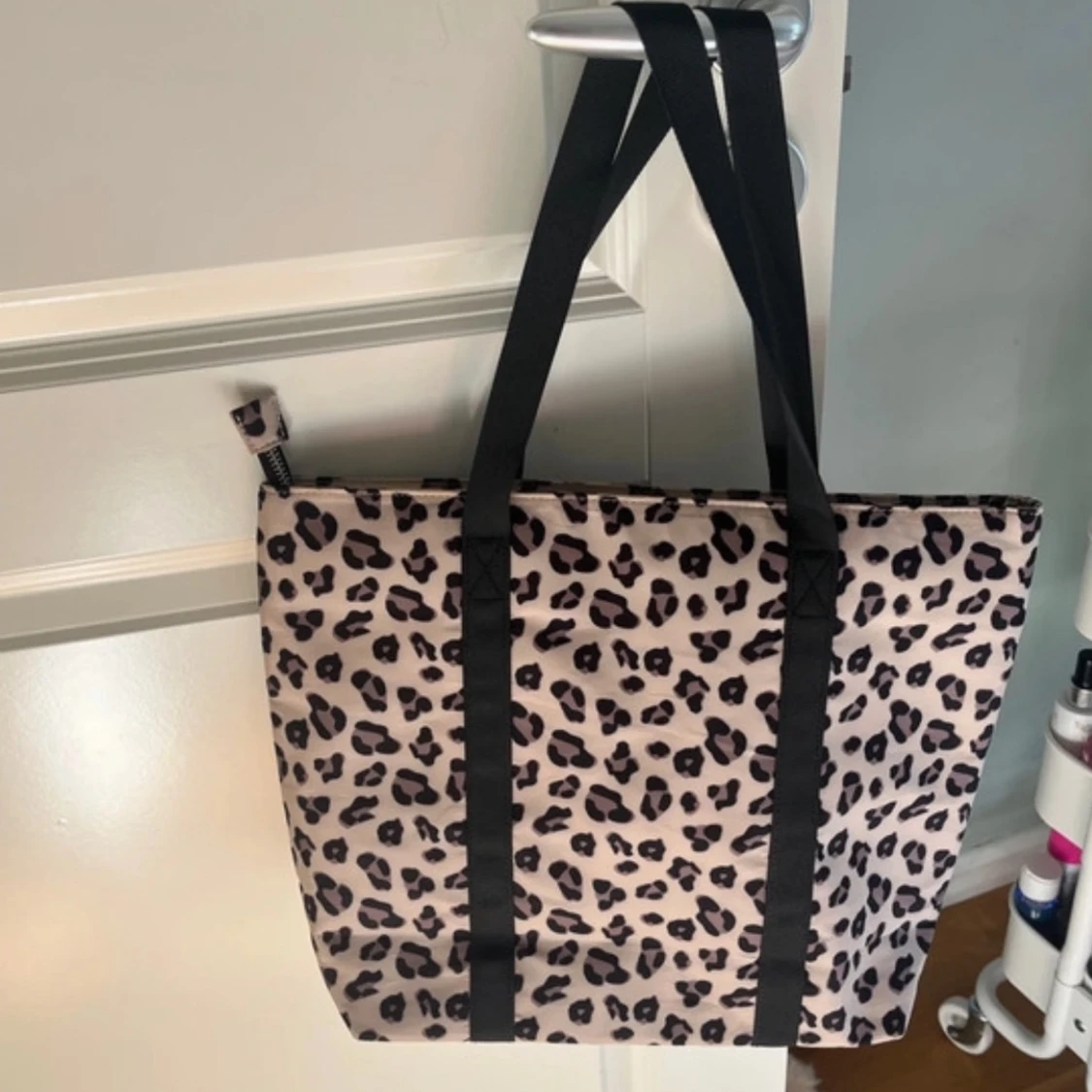 Leopardmönstrad handväska - 1