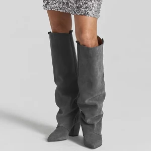 Twist & tango boots - Helt oanvända då de är för stora för mig. Alla tillbehör finns med från köpet. 