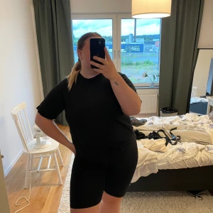 T-shirt  - Sparsamt använd 