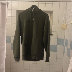 Mörkgrön hoodie från Peak Performance Strl M - Mörkgrön hoodie från Peak Performance Strl M
