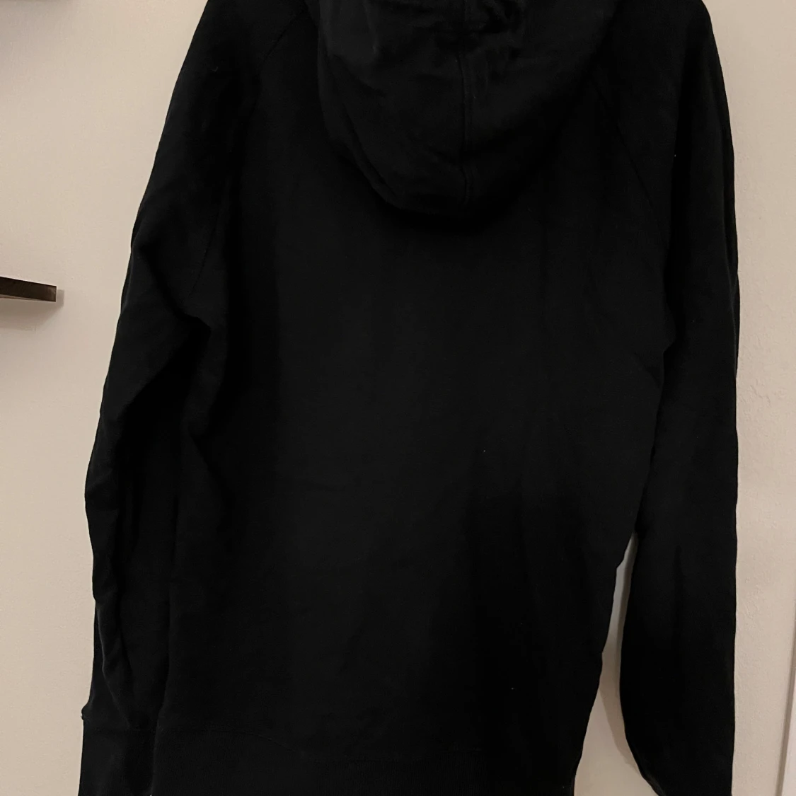 Svart Calvin Klein hoodie med logga - 1