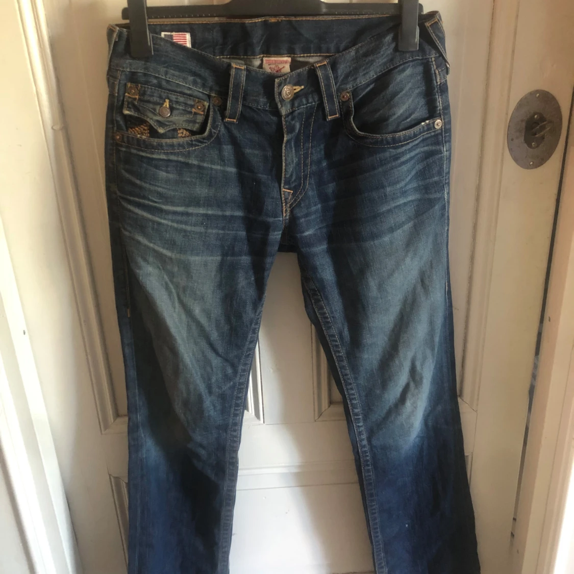 True Religion jeans med broderade fickor - 1