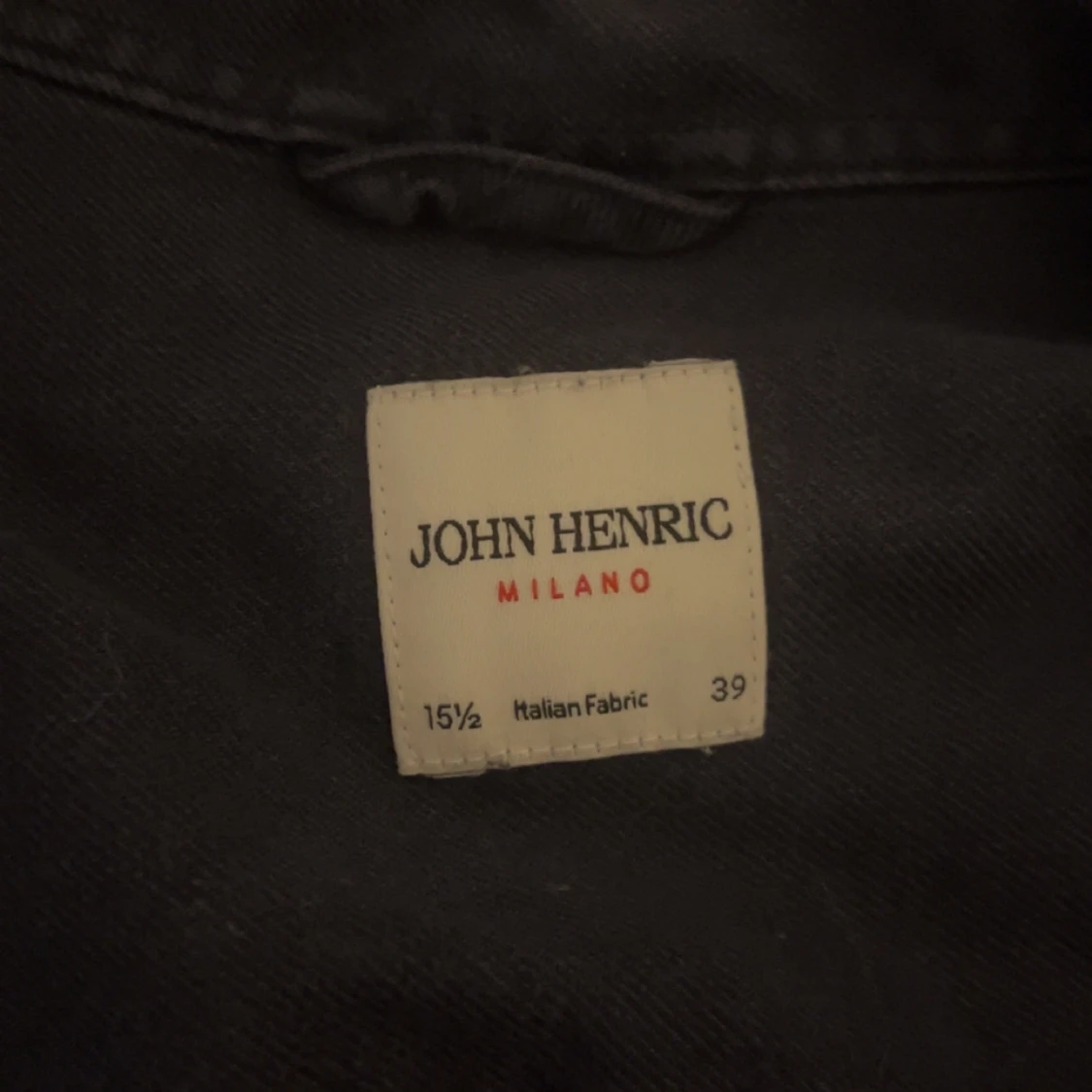 Mörkblå skjorta från John Henric - 2