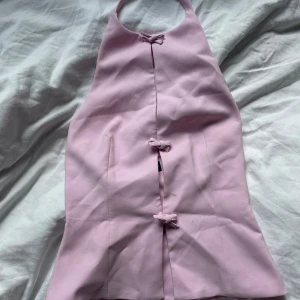 Zara topp - Superfin zara topp, aldrig använd pga att den inte passar och dörmed är prislappen kvar.