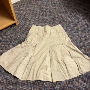 Veckad kjol - Fin kjol med lite plissering 🩷