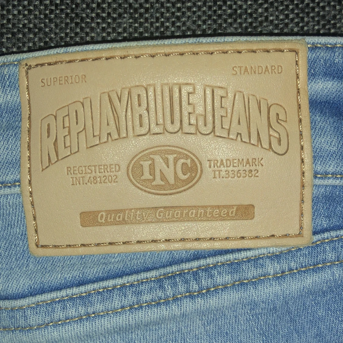 Ljusblå jeansshorts från Replay - 2