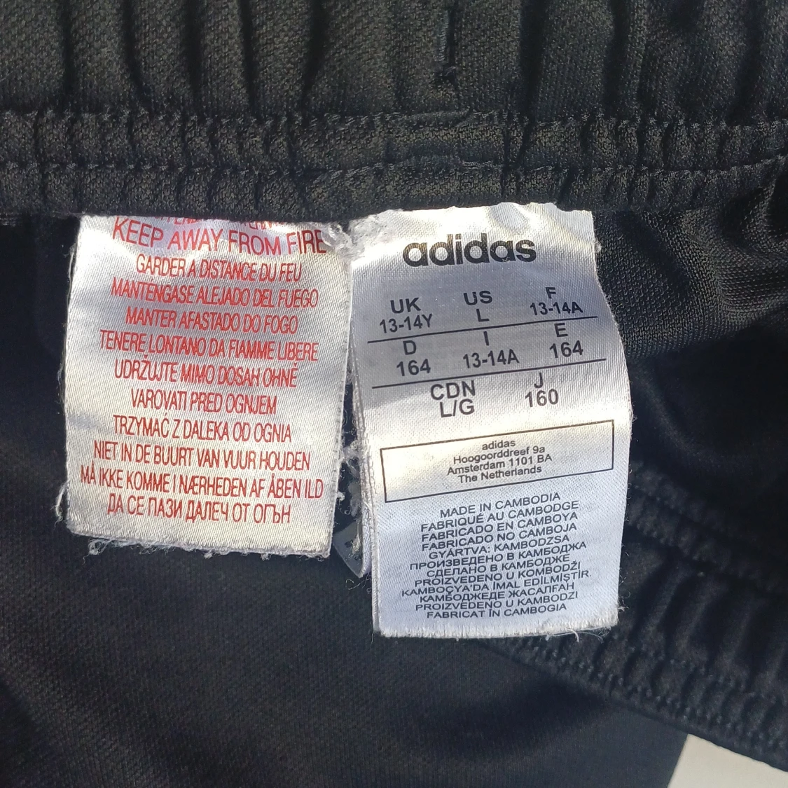 Svarta Adidas träningsbyxor strl 164 - 2