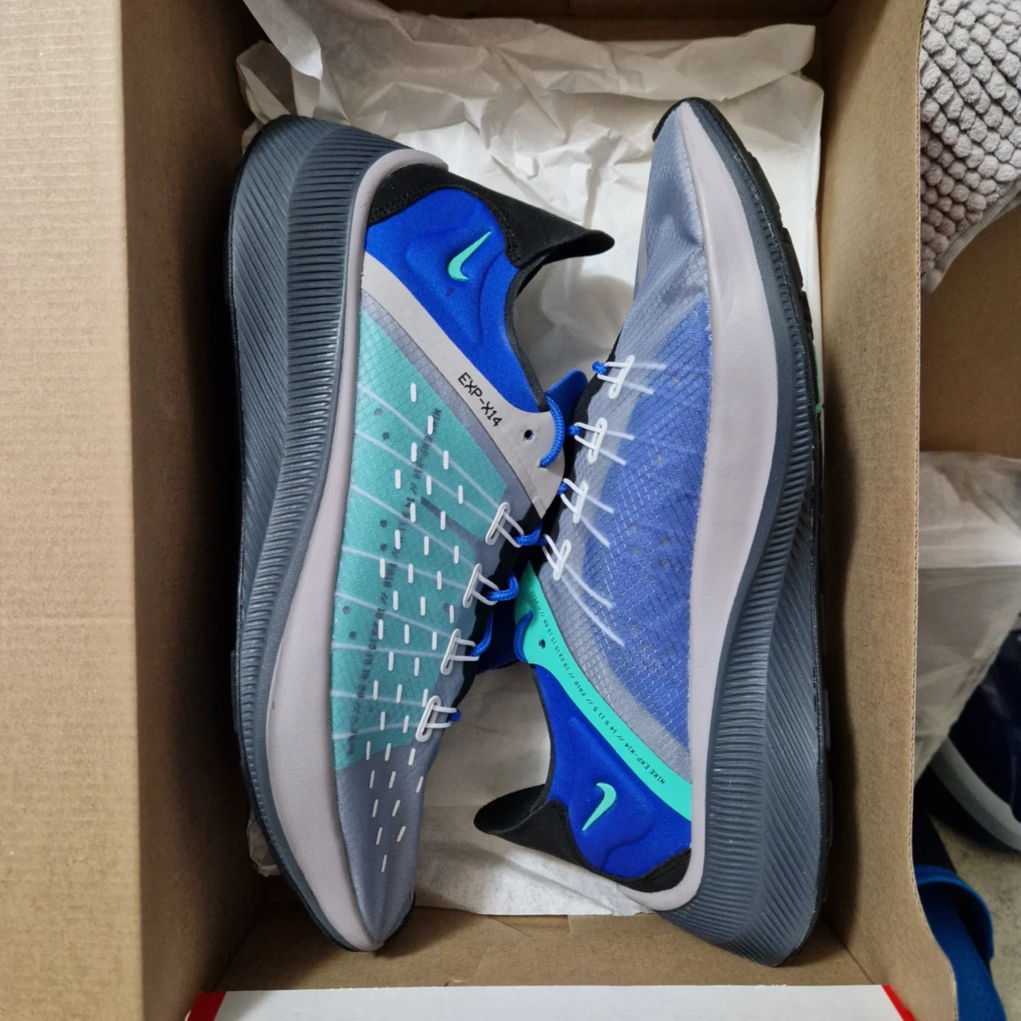 Oanvända Nike React skor 