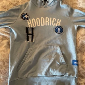 HOODRICH - Den är nu använd 2-3 gånger säljer för den var för liten 