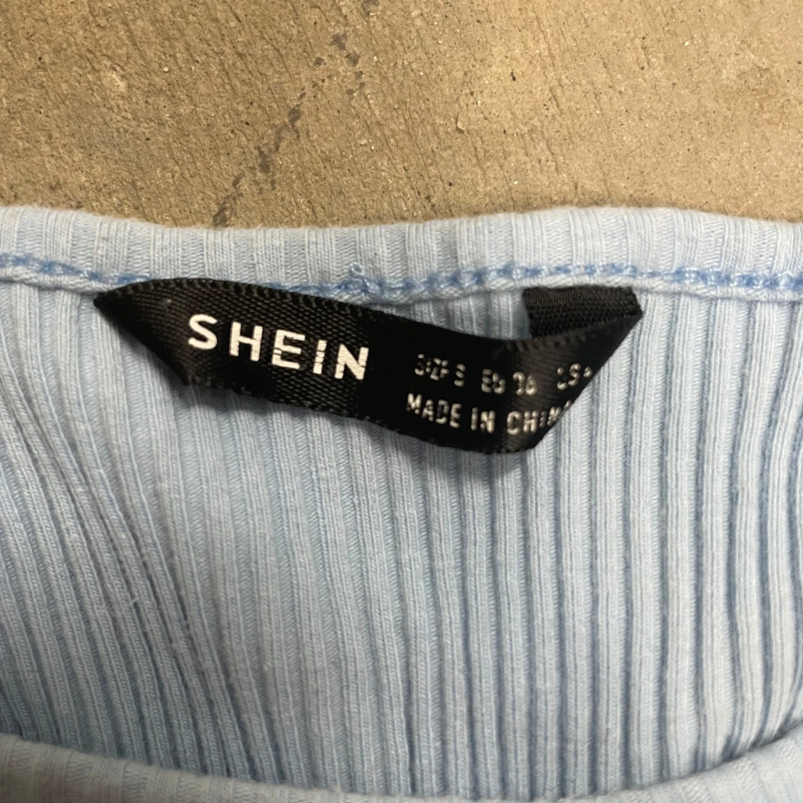 Ljusblå ribbad linnetopp från SHEIN - 1