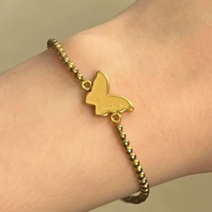 Armband - Fint armband, perfekt accessoar för att lyfta din stil med en söt detalj 🦋Knappt använd