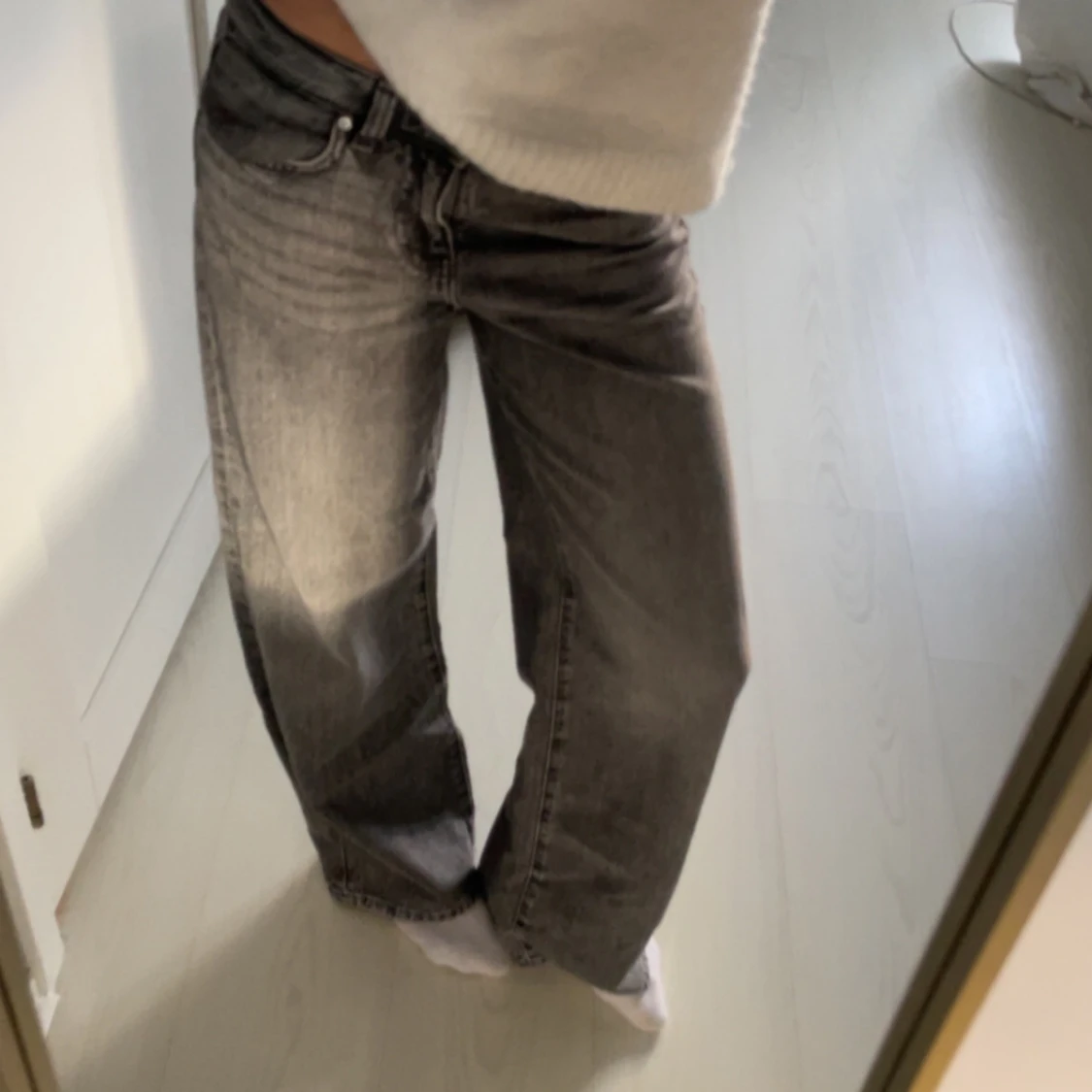 Gråa wide leg jeans från Perfect Jeans - Gina Tricot  - 3