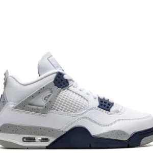 Jordan bundle!! - Säljer drt sjukt billigt bundle med jordans med 5 par så jag vill bli av med dom. 2 par Jordan 4, och 2 par Jordan 1 och sedan ett par Jordan som jag inte vet siffra på. Nypris på detta bundle ligger på runt 10-12k men jag säljer för bara 4950. Storlekarna är från 42-44. Hör av er vid styck pris 