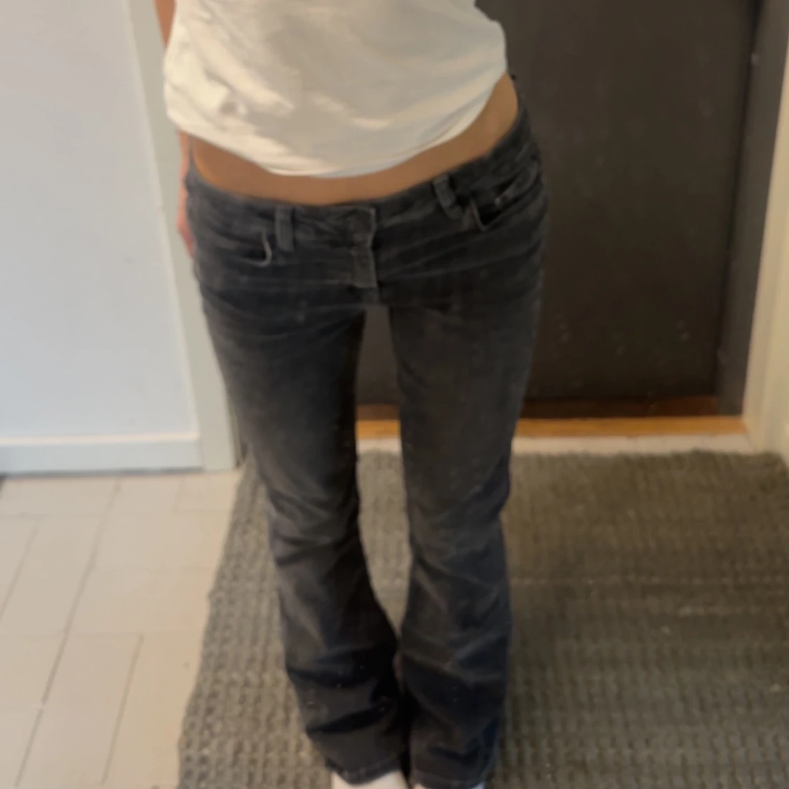 Svarta bootcut jeans