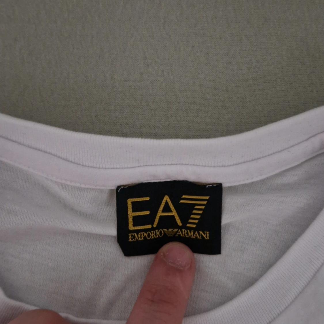 Vit t-shirt från Emporio Armani EA7 - 2