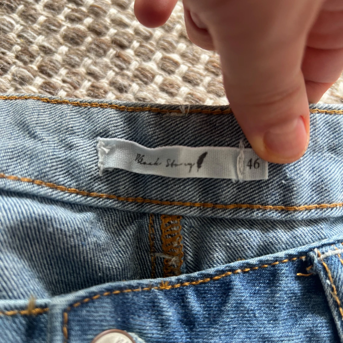 Blå jeansshorts med slitningar från Black Shrimp - 2