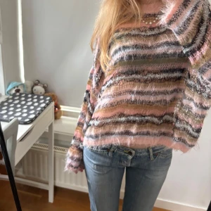 Rosa och svart randig stickad tröja - Randig sticka tröja från Zara