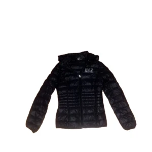 Armani jacka EA7 -  Köptes på Plick 1500 kr men kommer inte till användning längre  Kom privat för mer bilder