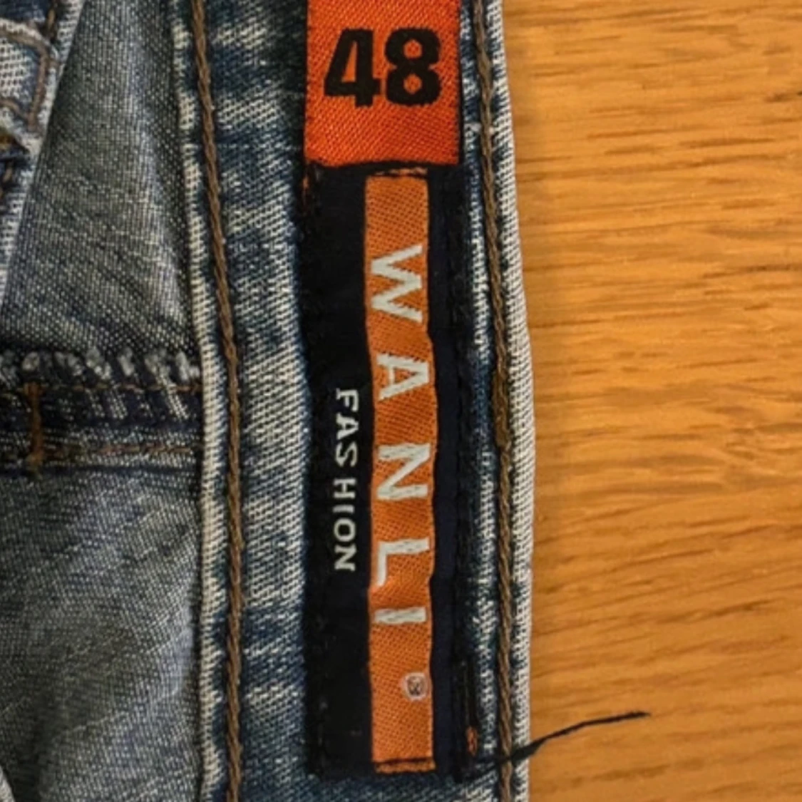 Blå broderade jeansbyxor från Wanili - 4