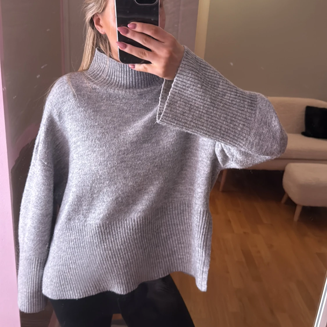 Grå stickad polotröja - 1