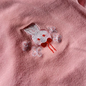 Romwen/Kawaii kofta 🎀✨️ - En jätte fin kawaii/Romwe kofta jätte bra tyg bra fickor också använd ett par gånger väldigt mjuk inga fläckar på koftan helt ren!🩷 Skickar så bra som jag bara kan!🩷🎀 