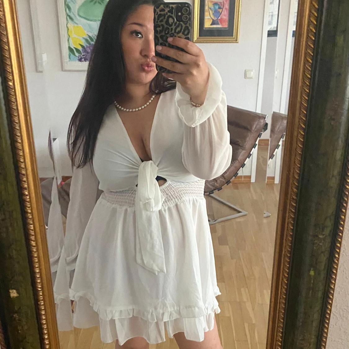 Vit omlottklänning med volang - 3